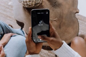 Begini Cara TikTok Mode Gelap, Gampang Banget!