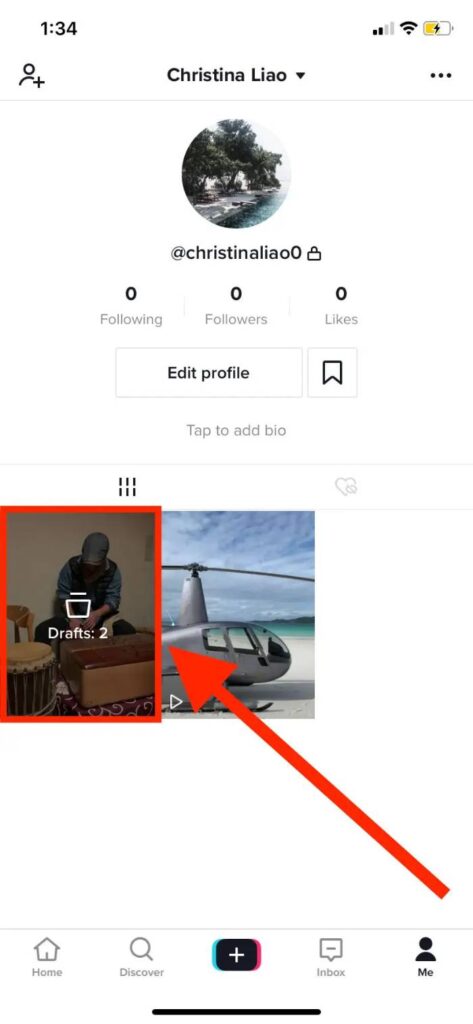 Pilih Draft Tempat Video-Video Tersimpan yang Belum Diposting- Di layar profil, akan terlihat opsi Draft, yang merupakan tempat di mana video-video yang belum diposting disimpan