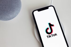 4 Cara Menghilangkan Tulisan TikTok di Video dengan Mudah